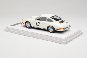 Porsche 911 S #42 R. Buchet / H. Linge Auguste Veuillet 24 Hours of Le Mans Class Winner 1967 IVY 1:18 REMC006 Hars — afbeelding 5 van 6