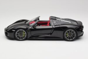 Porsche 918 Spyder Basalt Zwart Metallic Minichamps 1:18 110062431 Metaal — afbeelding 4 van 8