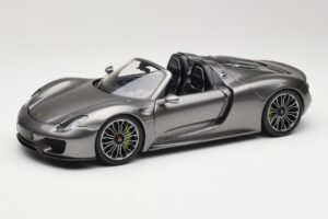 Porsche 918 Spyder Liquid Metal Zilver Minichamps 1:18 110062430 Metaal