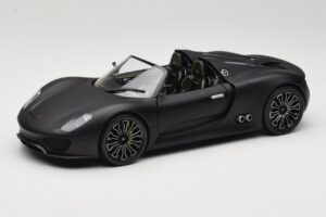 Porsche 918 Spyder Matte Black Minichamps 1:18 110060031 Metaal