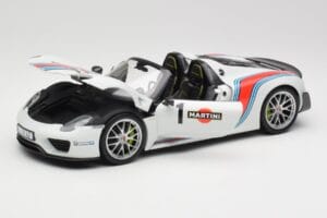 Porsche 918 Spyder Weissach Package Martini Minichamps 1:18 110062440 Metaal — afbeelding 2 van 8