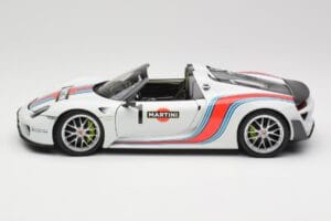 Porsche 918 Spyder Weissach Package Martini Minichamps 1:18 110062440 Metaal — afbeelding 4 van 8