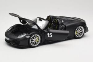 Porsche 918 Spyder Weissach Package Matt Black Minichamps 1:18 110062444 Metaal — afbeelding 2 van 8