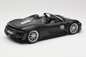 Porsche 918 Spyder Weissach Package Matt Black Minichamps 1:18 110062444 Metaal — afbeelding 3 van 8