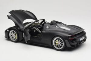 Porsche 918 Spyder Weissach Package Matt Black Minichamps 1:18 110062444 Metaal — afbeelding 5 van 8