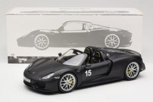Porsche 918 Spyder Weissach Package Matt Black Minichamps 1:18 110062444 Metaal — afbeelding 8 van 8