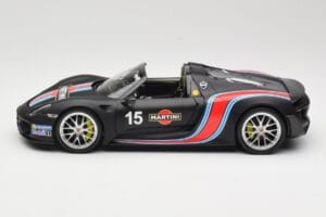 Porsche 918 Spyder Weissach Package Matt Black With Martini Stripes Minichamps 1:18 110062445 Metaal — afbeelding 4 van 8
