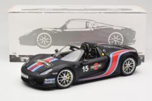 Porsche 918 Spyder Weissach Package Matt Black With Martini Stripes Minichamps 1:18 110062445 Metaal — afbeelding 8 van 8