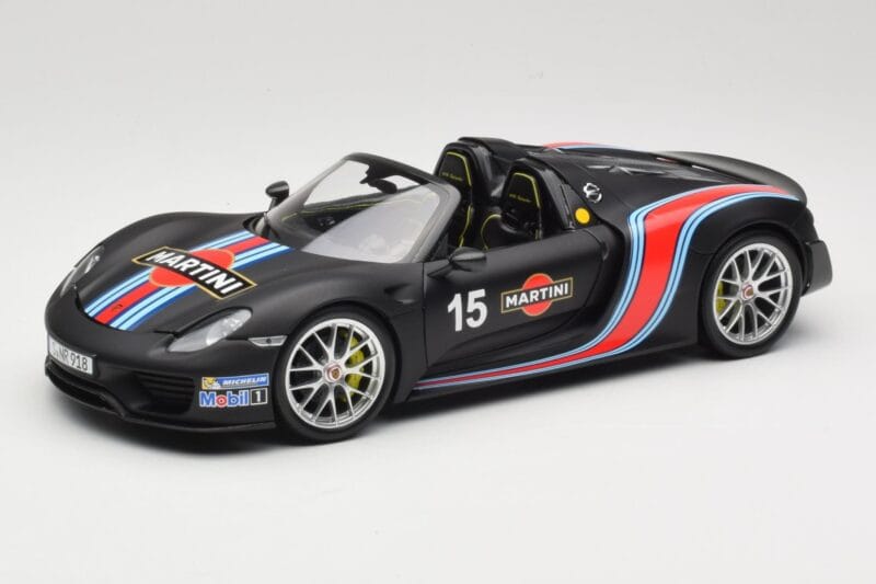 Porsche 918 Spyder Weissach Package Matt Black With Martini Stripes Minichamps 1:18 110062445 Metaal