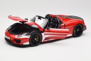 Porsche 918 Spyder Weissach Package Rood & Witte Strepen Minichamps 1:18 110062442 Metaal — afbeelding 2 van 9