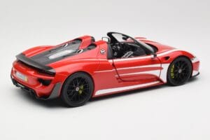 Porsche 918 Spyder Weissach Package Rood & Witte Strepen Minichamps 1:18 110062442 Metaal — afbeelding 4 van 9