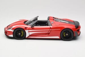 Porsche 918 Spyder Weissach Package Rood & Witte Strepen Minichamps 1:18 110062442 Metaal — afbeelding 5 van 9
