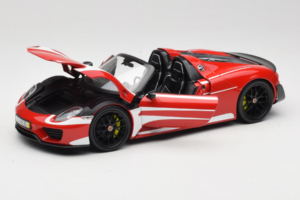 Porsche 918 Spyder Weissach Package Rood Witte Strepen Minichamps 1:18 110062442-O1 Metaal — afbeelding 2 van 8