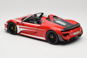 Porsche 918 Spyder Weissach Package Rood Witte Strepen Minichamps 1:18 110062442-O1 Metaal — afbeelding 7 van 8