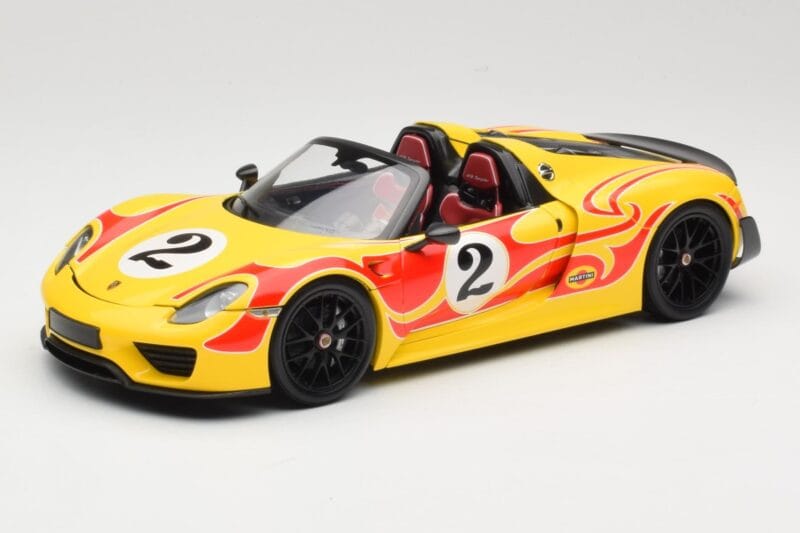 Porsche 918 Spyder Weissach Package Geel Met Strepen Minichamps 1:18 110062446 Metaal