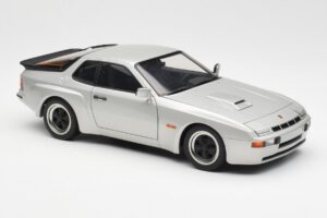 Porsche 924 Carrera GT Diamond Zilver AUTOart 1:18 78002 Metaal — afbeelding 6 van 8