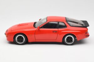 Porsche 924 Carrera GT Guards Rood AUTOart 1:18 78003 Metaal — afbeelding 4 van 8