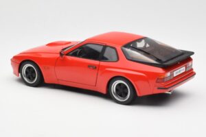 Porsche 924 Carrera GT Guards Rood AUTOart 1:18 78003 Metaal — afbeelding 7 van 8