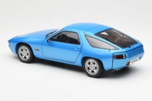 Porsche 928 Blauw AUTOart 1:18 77901 Metaal — afbeelding 7 van 8