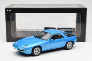 Porsche 928 Blauw AUTOart 1:18 77901 Metaal — afbeelding 8 van 8