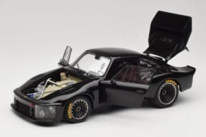 Porsche 935 Turbo Group 5 1976 Exoto 1:18 18101 Metaal — afbeelding 2 van 8