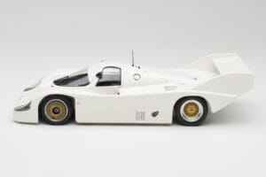 Porsche 956K Plain Body 1982 Minichamps 1:18 155826600 Metaal — afbeelding 3 van 6