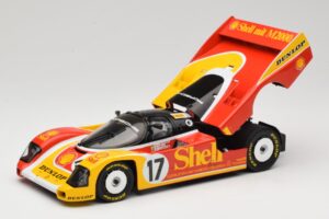Porsche 962C Group C #17 D. Bell / H-J. Stuck / K. Ludwig 24 Hours of Le Mans 1988 Universal Hobbies 1:18 4704 Metaal — afbeelding 2 van 8