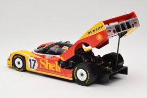 Porsche 962C Group C #17 D. Bell / H-J. Stuck / K. Ludwig 24 Hours of Le Mans 1988 Universal Hobbies 1:18 4704 Metaal — afbeelding 5 van 8