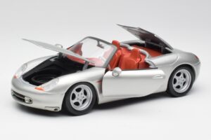 Porsche Boxster 986 Zilver Maisto 1:18 37800-M3 Metaal — afbeelding 2 van 8