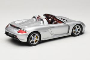 Porsche Carrera GT Silver Metallic Minichamps 1:18 WAP02103014 Metaal — afbeelding 3 van 8
