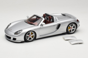 Porsche Carrera GT Silver Metallic Minichamps 1:18 WAP02103014 Metaal