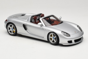 Porsche Carrera GT Silver Metallic Minichamps 1:18 WAP02103014 Metaal — afbeelding 6 van 8