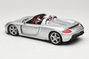 Porsche Carrera GT Silver Metallic Minichamps 1:18 WAP02103014 Metaal — afbeelding 7 van 8