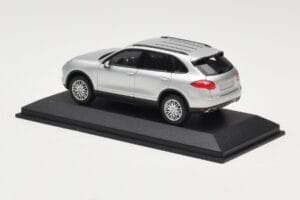Porsche Cayenne 958 Zilver Minichamps 1:43 WAP0200020B Metaal — afbeelding 3 van 4