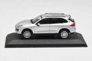 Porsche Cayenne 958 Zilver Minichamps 1:43 WAP0200020B Metaal