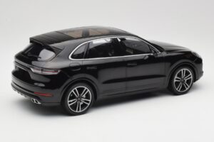 Porsche Cayenne 958 Turbo S Zwart Minichamps 1:18 155066070 Metaal — afbeelding 2 van 6