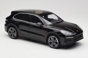 Porsche Cayenne 958 Turbo S Zwart Minichamps 1:18 155066070 Metaal — afbeelding 4 van 6