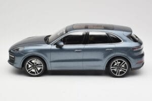 Porsche Cayenne 958 Turbo S Blue Metallic Minichamps 1:18 155066071 Metaal — afbeelding 3 van 6