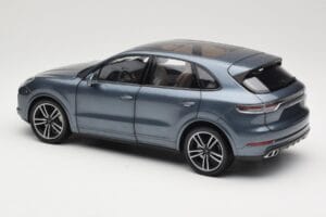 Porsche Cayenne 958 Turbo S Blue Metallic Minichamps 1:18 110066070 Metaal — afbeelding 7 van 8