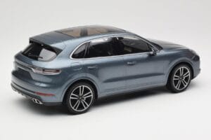 Porsche Cayenne 958 Turbo S Blue Metallic Minichamps 1:18 155066071 Metaal — afbeelding 2 van 6