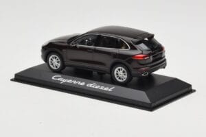 Porsche Cayenne 958 Diesel Acajou Brown Minichamps 1:43 WAP0200030E Metaal — afbeelding 3 van 4