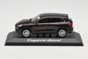 Porsche Cayenne 958 Diesel Acajou Brown Minichamps 1:43 WAP0200030E Metaal