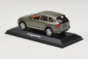 Porsche Cayenne Grey Metallic Minichamps 1:43 WAP02061317 Metaal — afbeelding 3 van 4