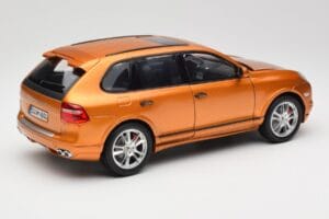 Porsche Cayenne GTS Lava Orange Norev 1:18 187535 Metaal — afbeelding 3 van 8