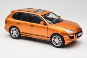 Porsche Cayenne GTS Lava Orange Norev 1:18 187535 Metaal — afbeelding 6 van 8