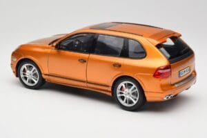 Porsche Cayenne GTS Lava Orange Norev 1:18 187535 Metaal — afbeelding 7 van 8