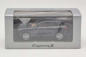 Porsche Cayenne 958 S Blue Metallic Minichamps 1:43 WAP0200060E Metaal — afbeelding 4 van 4