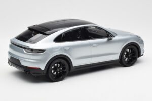 Porsche Cayenne E3 S Coupe Dolo Zilver Norev 1:18 WAP0213220K Metaal — afbeelding 2 van 6