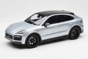 Porsche Cayenne E3 S Coupe Dolo Zilver Norev 1:18 WAP0213220K Metaal