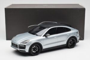 Porsche Cayenne E3 S Coupe Dolo Zilver Norev 1:18 WAP0213220K Metaal — afbeelding 6 van 6
